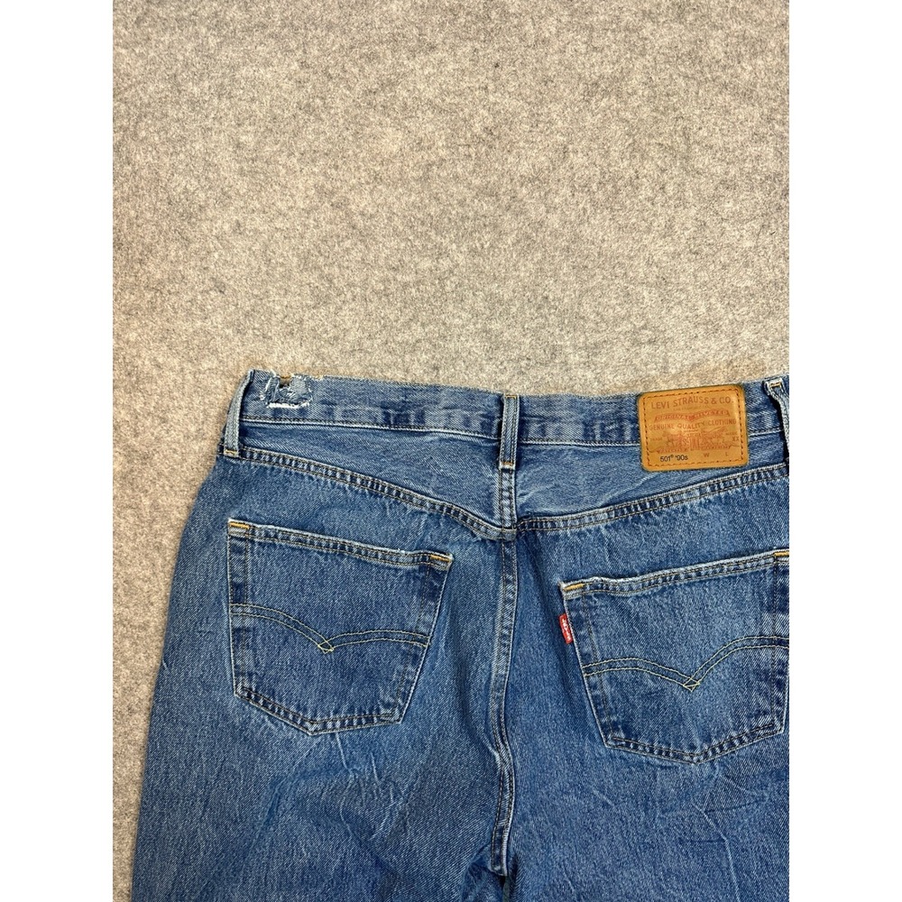 Levis 501 90s Straight Leg Jeans Mens Medium Wash Blue Button Fly Denim W30 L32 - Picture 5 of 10